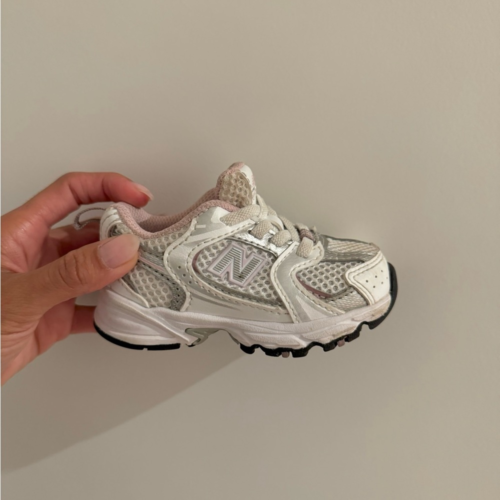 New Balance Silver and Gray Sneakers for Everyday Comfort